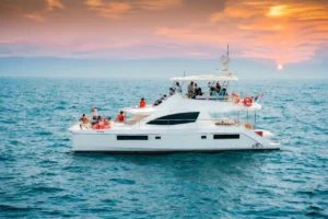 yacht tour dubai