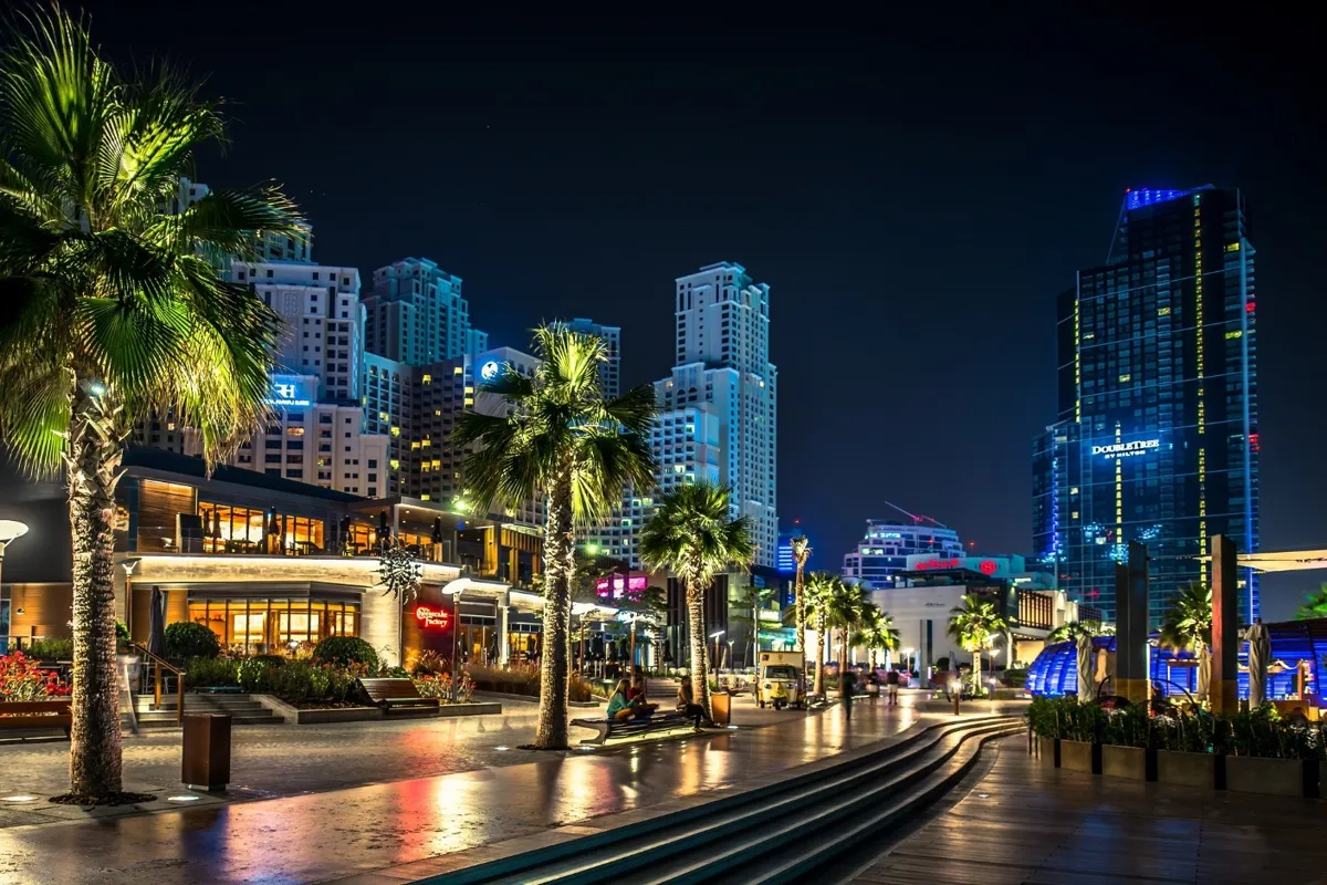 Dubai Marina walk at night